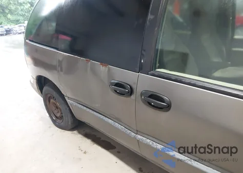 1998 Plymouth Voyager из США, поврежденный, VIN 2P4FP2536WR814152